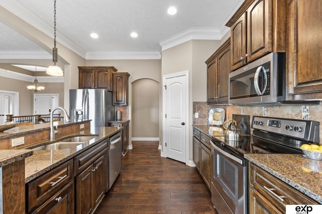 3909 N 191st Street, Elkhorn, NE 68022