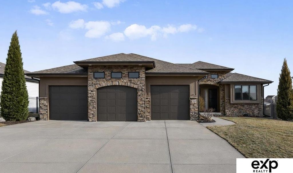 3909 N 191st Street, Elkhorn, NE 68022