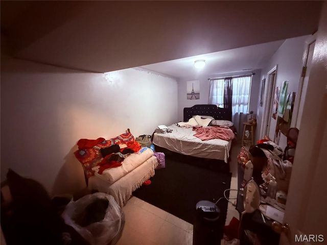 2148 Oakdale Avenue, St Louis, MO 63121