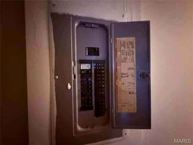 2148 Oakdale Avenue, St Louis, MO 63121