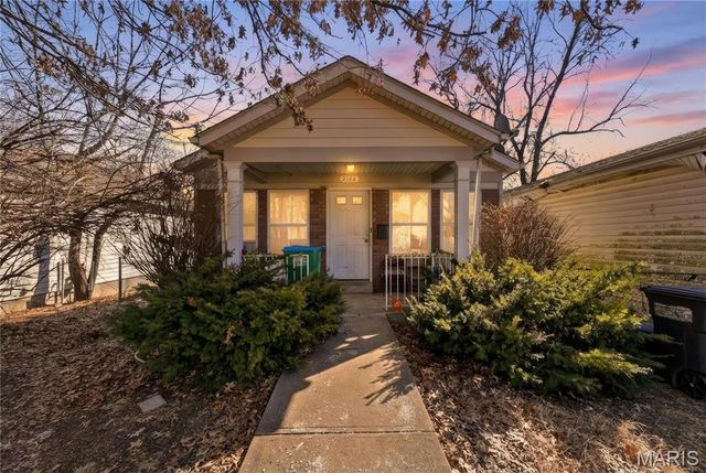 2148 Oakdale Avenue, St Louis, MO 63121