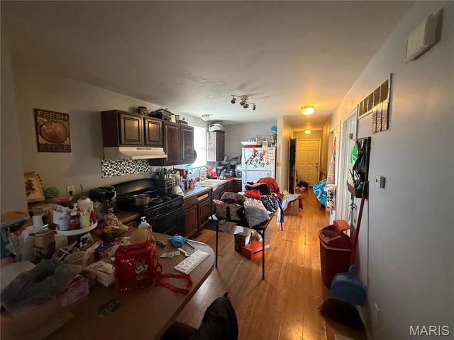 2148 Oakdale Avenue, St Louis, MO 63121