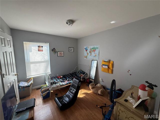 2148 Oakdale Avenue, St Louis, MO 63121