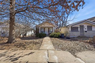 2148 Oakdale Avenue, St Louis, MO 63121