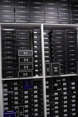 1612 W 68 st, Hialeah, FL 33014