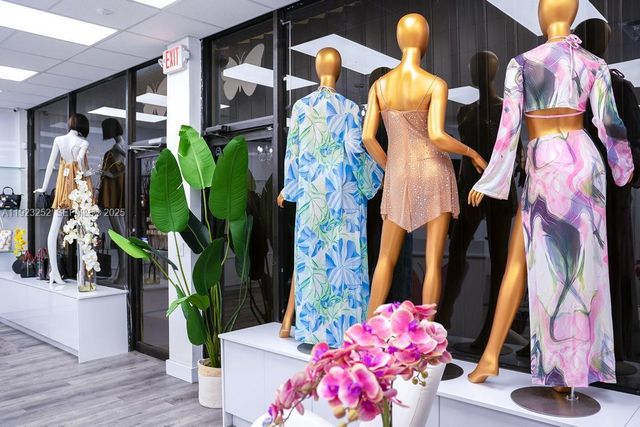 1612 W 68 st, Hialeah, FL 33014