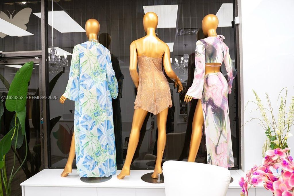 1612 W 68 st, Hialeah, FL 33014