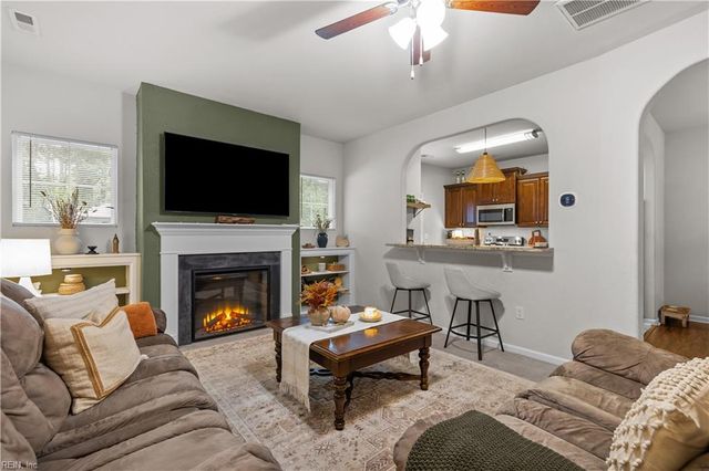 1337 King Arthur DR, Chesapeake, VA 23323
