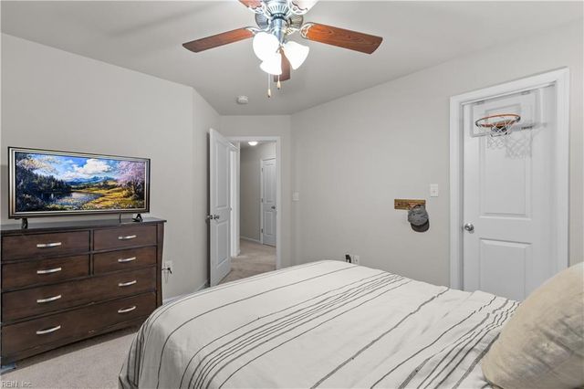 1337 King Arthur DR, Chesapeake, VA 23323