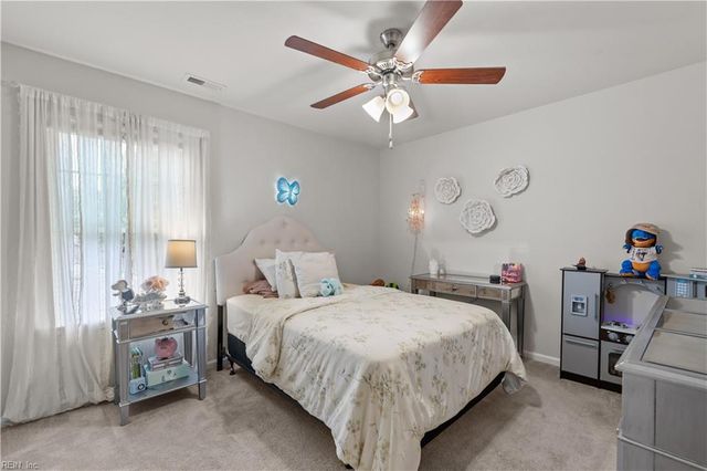 1337 King Arthur DR, Chesapeake, VA 23323