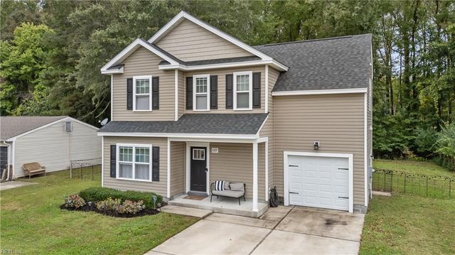 1337 King Arthur DR, Chesapeake, VA 23323