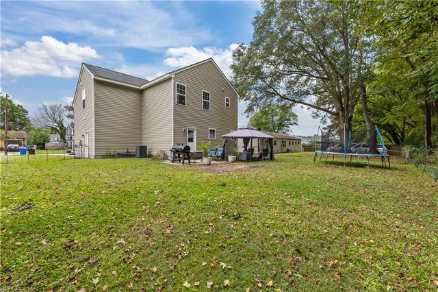 1337 King Arthur DR, Chesapeake, VA 23323
