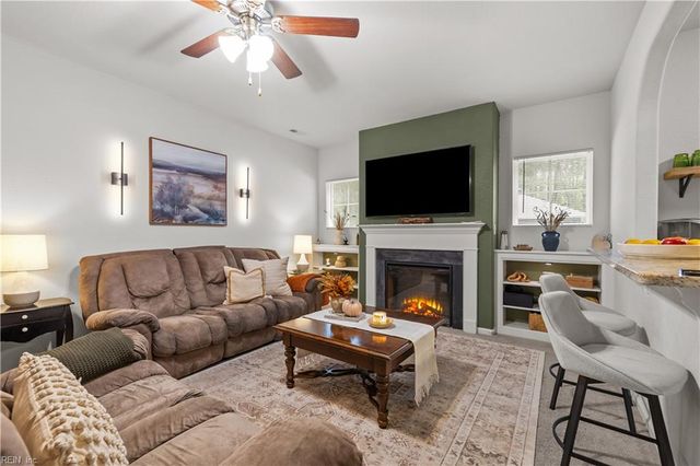 1337 King Arthur DR, Chesapeake, VA 23323