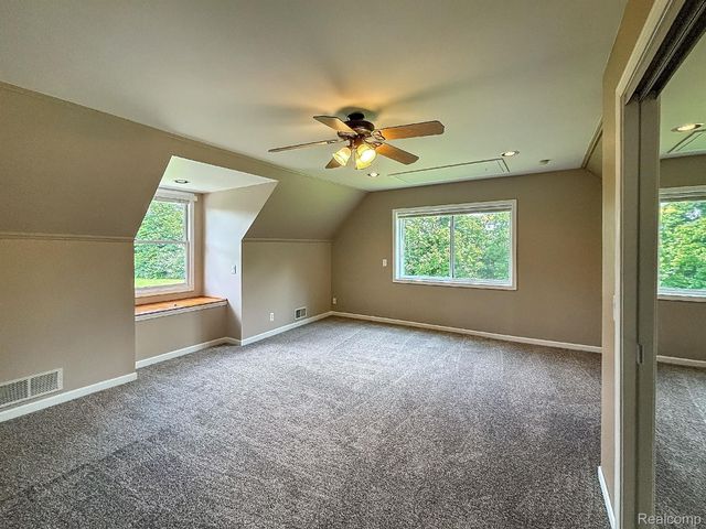 7653 CHASE LAKE Road, Fowlerville, MI 48836