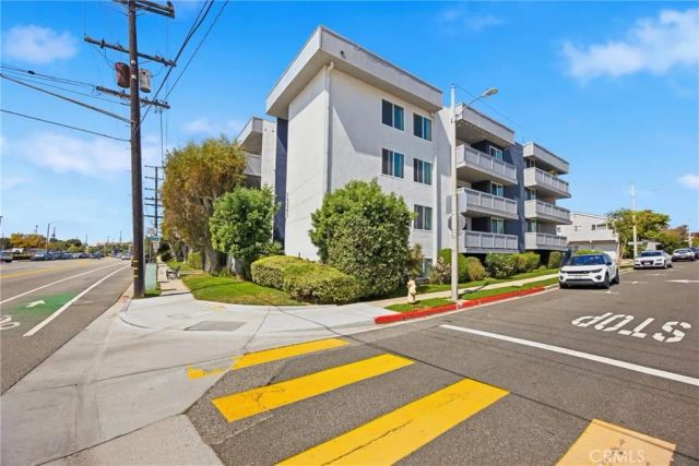 1321 Beryl Street 102, Redondo Beach, CA 90277