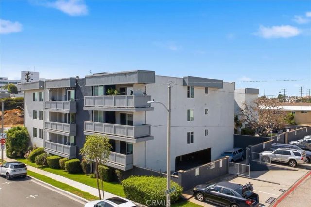 1321 Beryl Street 102, Redondo Beach, CA 90277
