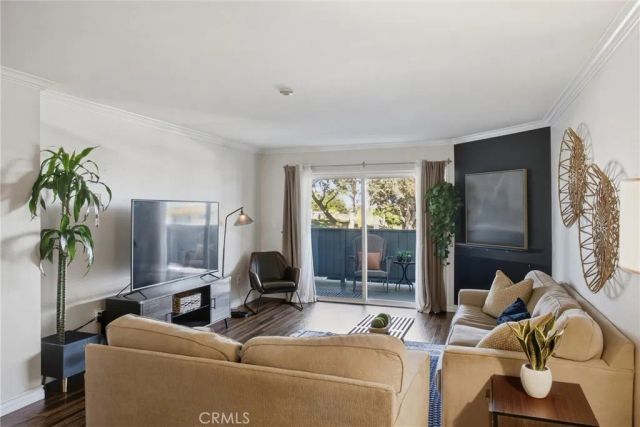 1321 Beryl Street 102, Redondo Beach, CA 90277