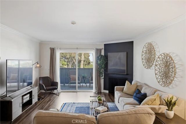 1321 Beryl Street 102, Redondo Beach, CA 90277