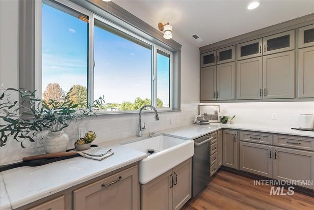 9833 S Peregrine Falcon Ave., Nampa, ID 83686
