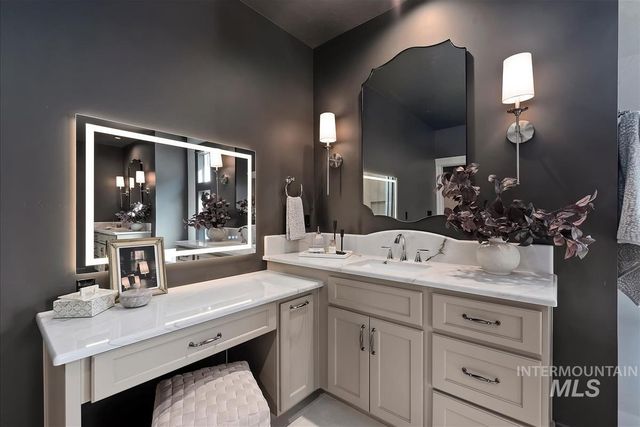 9833 S Peregrine Falcon Ave., Nampa, ID 83686