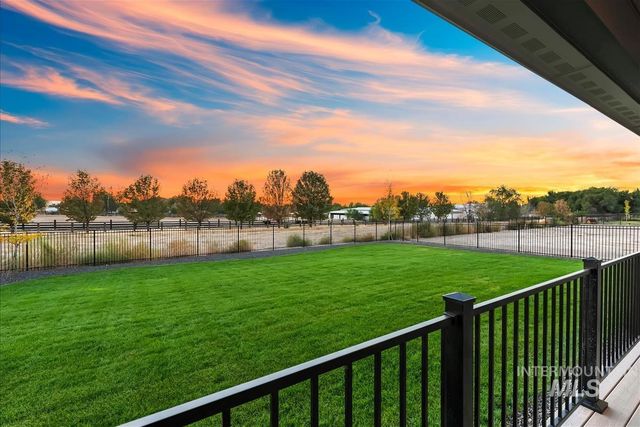 9833 S Peregrine Falcon Ave., Nampa, ID 83686