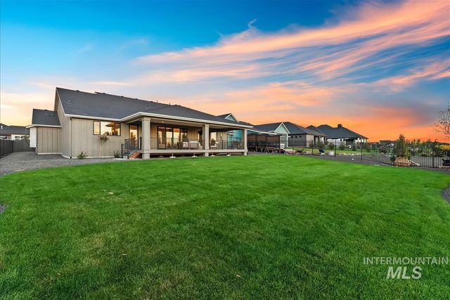 9833 S Peregrine Falcon Ave., Nampa, ID 83686