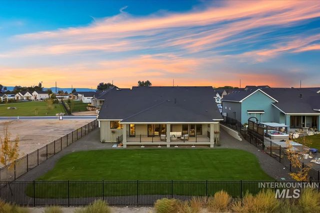 9833 S Peregrine Falcon Ave., Nampa, ID 83686