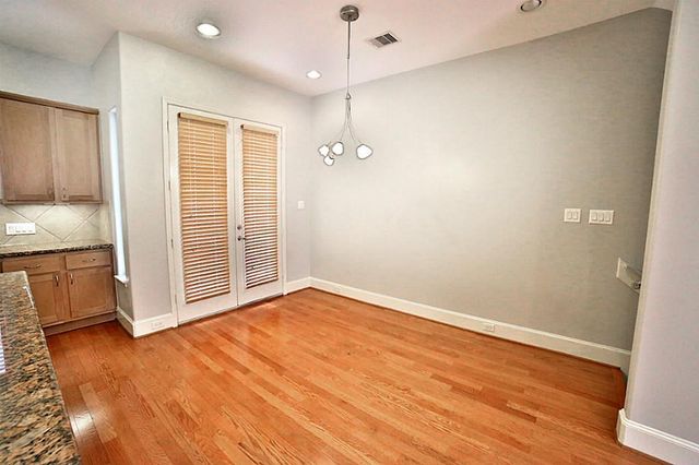 407 Jackson Hill Street, Houston, TX 77007