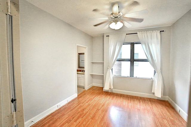 407 Jackson Hill Street, Houston, TX 77007