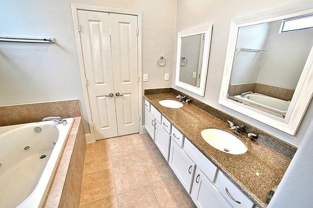 407 Jackson Hill Street, Houston, TX 77007