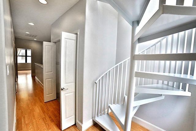 407 Jackson Hill Street, Houston, TX 77007