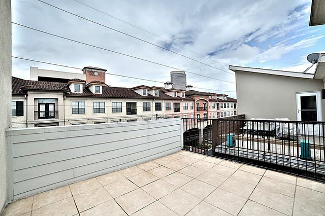 407 Jackson Hill Street, Houston, TX 77007