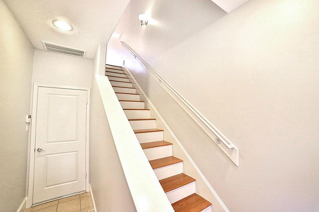 407 Jackson Hill Street, Houston, TX 77007