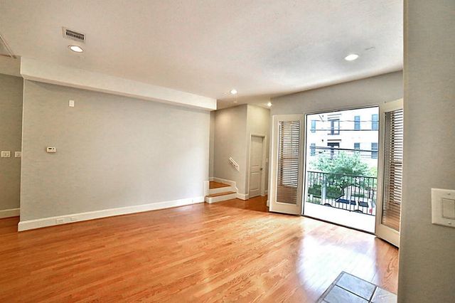 407 Jackson Hill Street, Houston, TX 77007