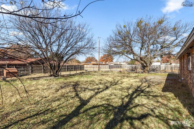 5010 LAKEFRONT DRIVE, Wichita Falls, TX 76310