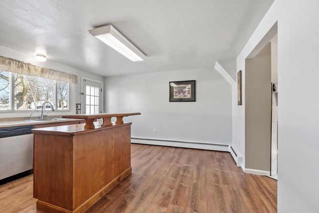 32 Arlington St 32, Haverhill, MA 01830