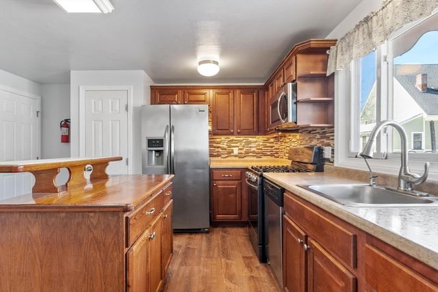 32 Arlington St 32, Haverhill, MA 01830