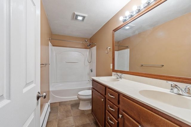 32 Arlington St 32, Haverhill, MA 01830