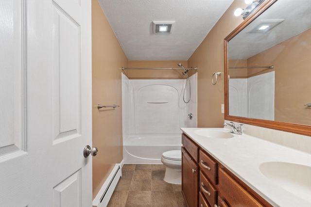 32 Arlington St 32, Haverhill, MA 01830