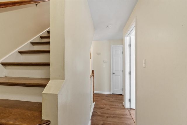 32 Arlington St 32, Haverhill, MA 01830