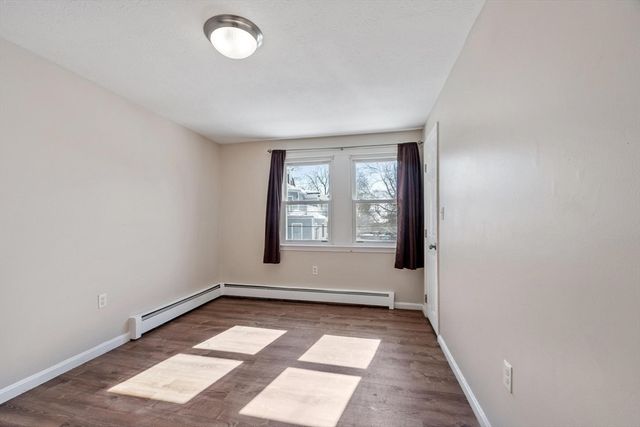 32 Arlington St 32, Haverhill, MA 01830