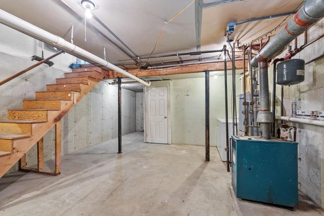 32 Arlington St 32, Haverhill, MA 01830