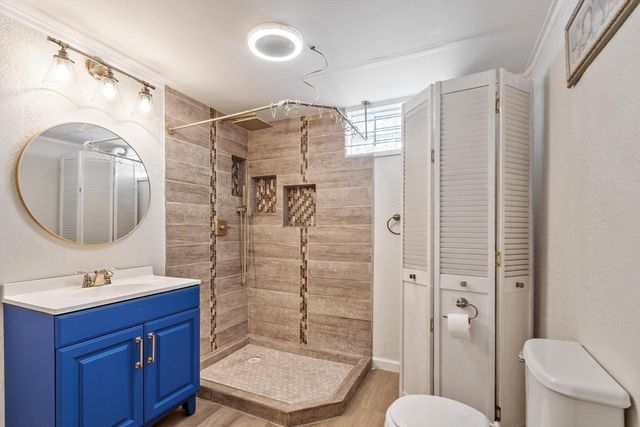 32 Arlington St 32, Haverhill, MA 01830