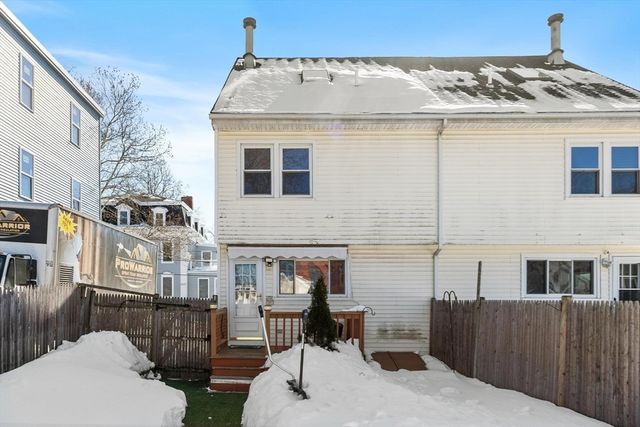32 Arlington St 32, Haverhill, MA 01830