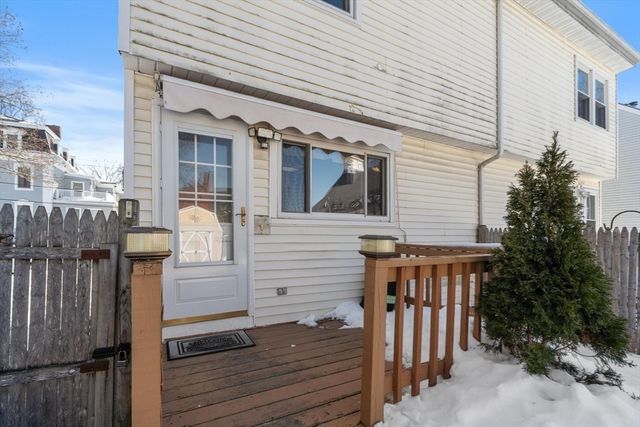 32 Arlington St 32, Haverhill, MA 01830