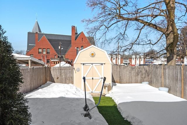 32 Arlington St 32, Haverhill, MA 01830