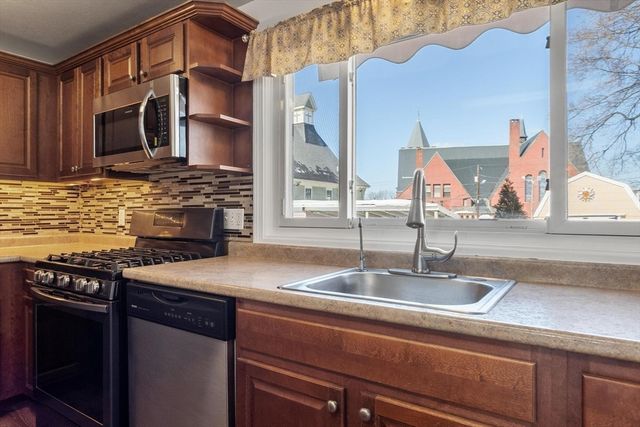 32 Arlington St 32, Haverhill, MA 01830