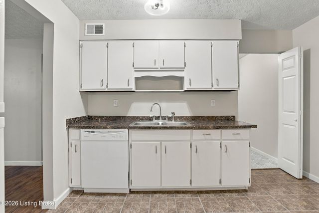1196 Flatlick Rd, Mt Washington, KY 40047