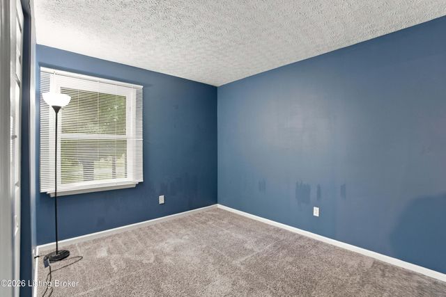1196 Flatlick Rd, Mt Washington, KY 40047