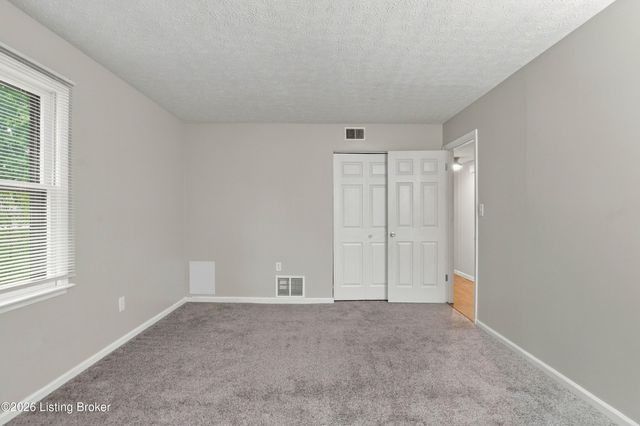 1196 Flatlick Rd, Mt Washington, KY 40047